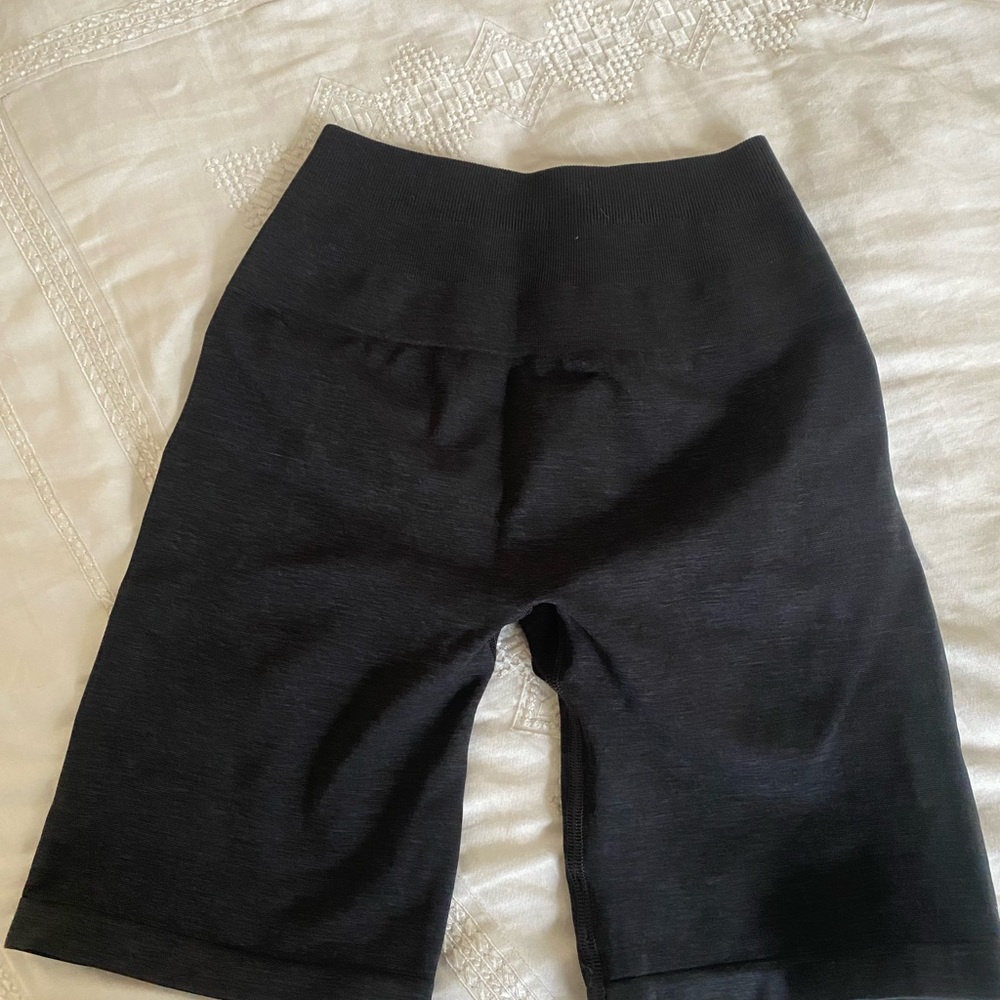 Alphalete black biker short size small
